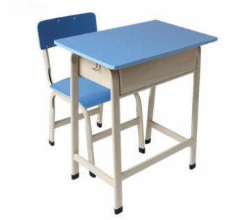 Chaise simple d'étudiant avec le Tableau d'écriture, le bureau d'étudiant d'enfants et la chaise réglables